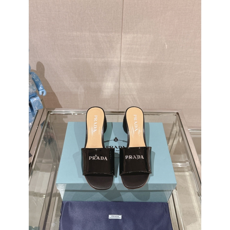 Pra*a slippers